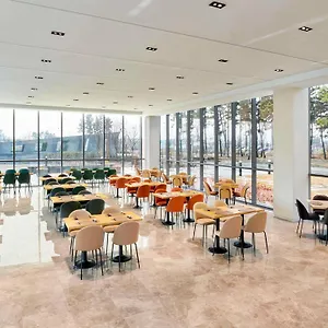Ibis Styles Ambassador Airport T2 אינצ'ון
